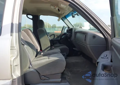 2005 Chevrolet Silverado 1500 Ls z USA, uszkodzony, nr VIN 2GCEC13T651193081